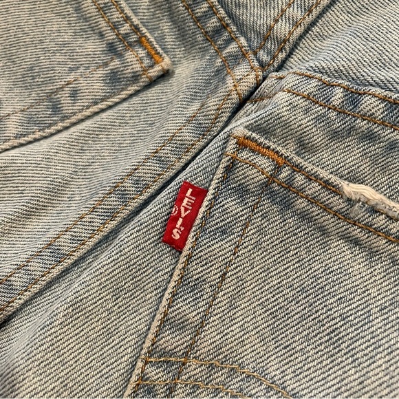 Levi’s 501 Original Fit High Rise Denim Jean Shorts Fault Line 24 Distressed - Picture 4 of 11